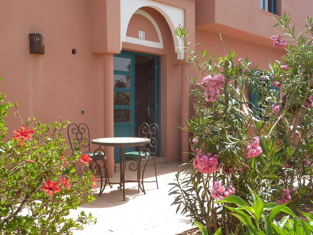 Les Tourmalines Bed & Breakfast Afeggou Exterior photo