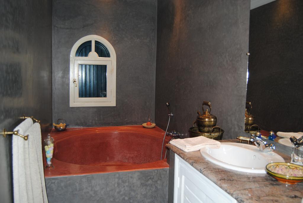 Les Tourmalines Bed & Breakfast Afeggou Exterior photo
